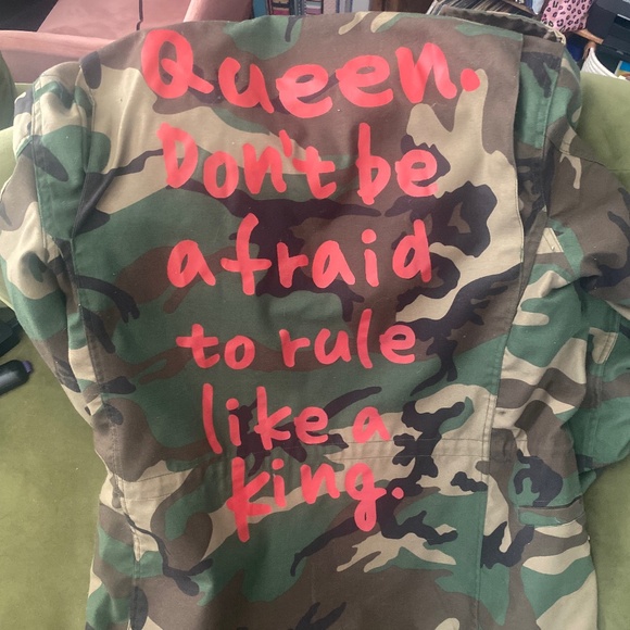 Mess in a bottle jacket - Picture 1 of 3